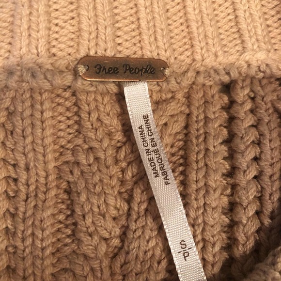 Free People Good as Gold Metallic Cable Knit Sweater Sz S - Picture 6 of 9